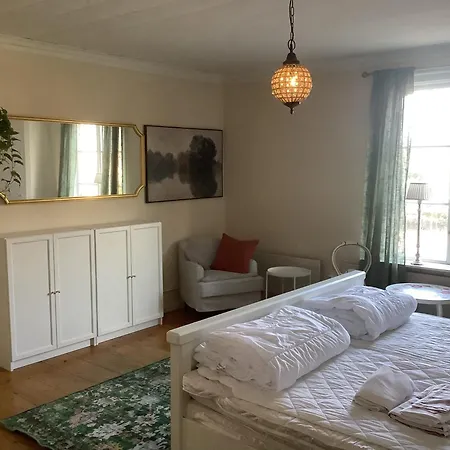 Augustas Bed & Breakfast-3